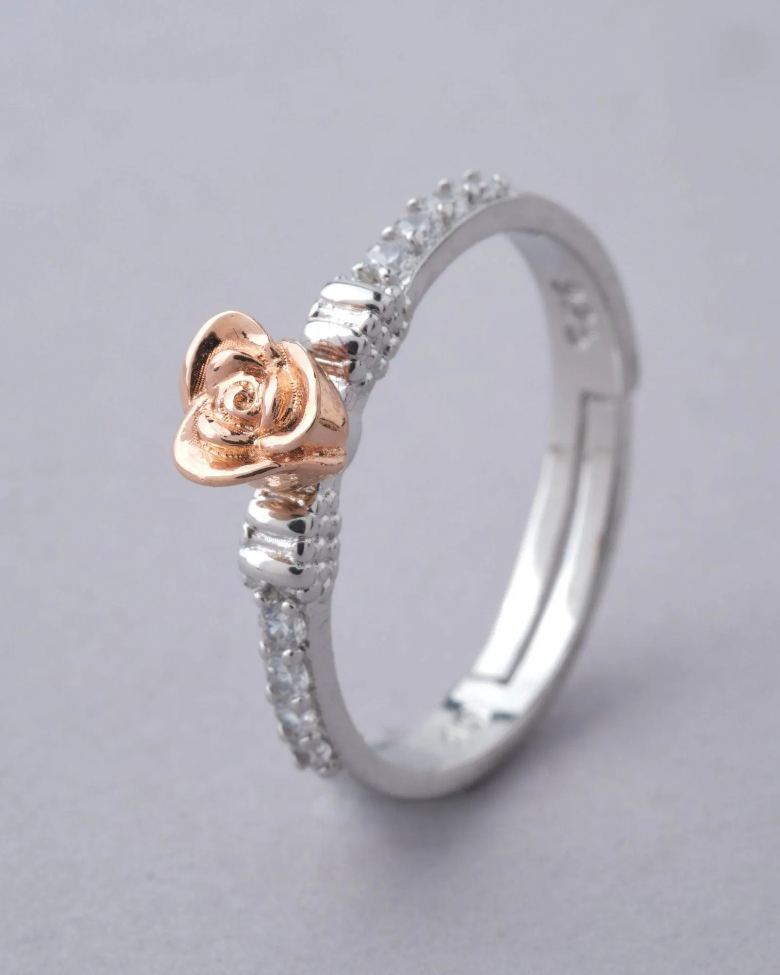 925 Sterling Silver Beautiful Rose Ring R01603