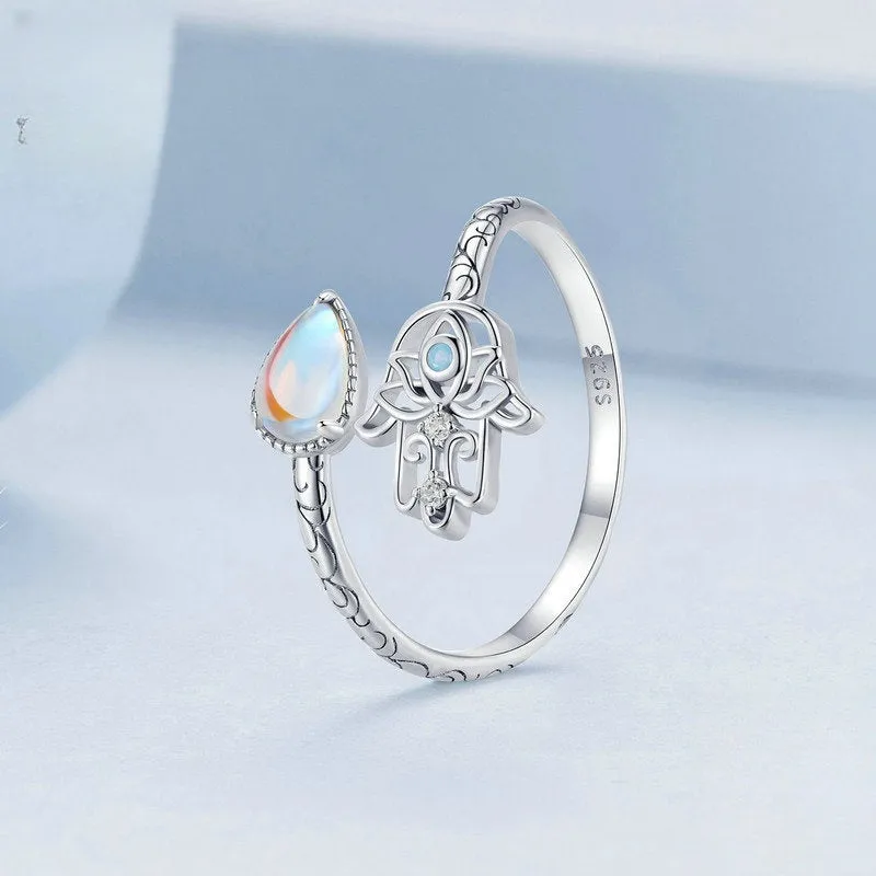 Beautiful Lucky Hand Embrace Plain Ring