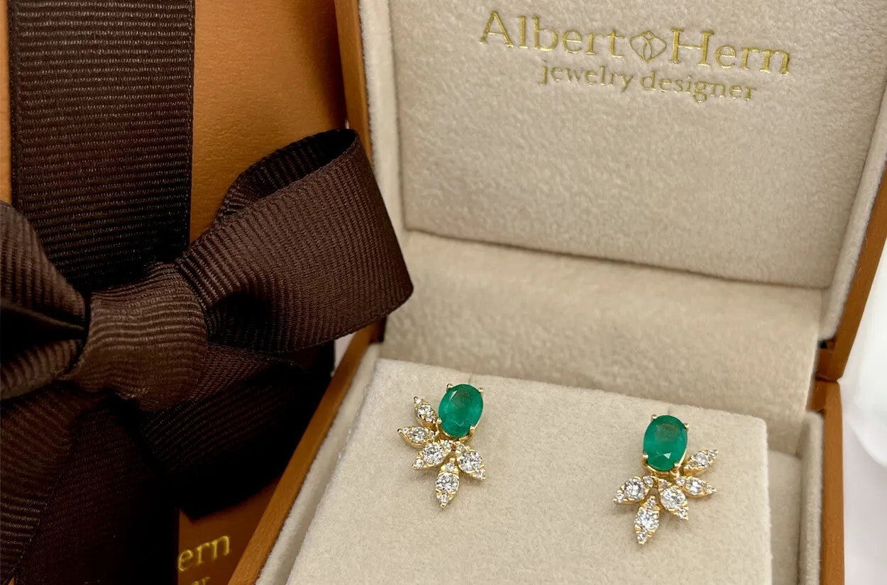 Earrings 18kt Yellow Gold Oval Emerald & Diamonds Flowers