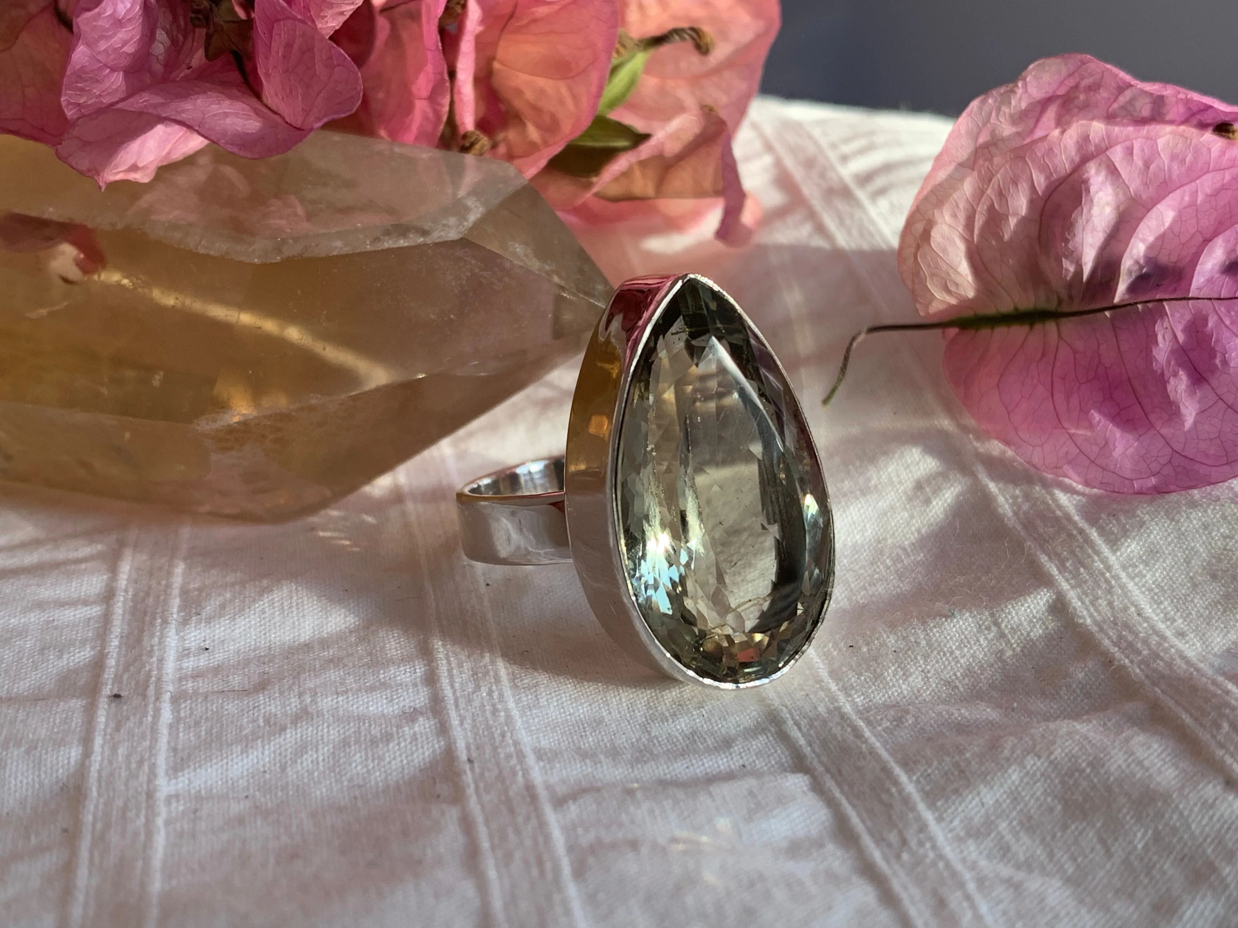 Green Amethyst Akoni Ring - Reg. Teardrop (US 9)