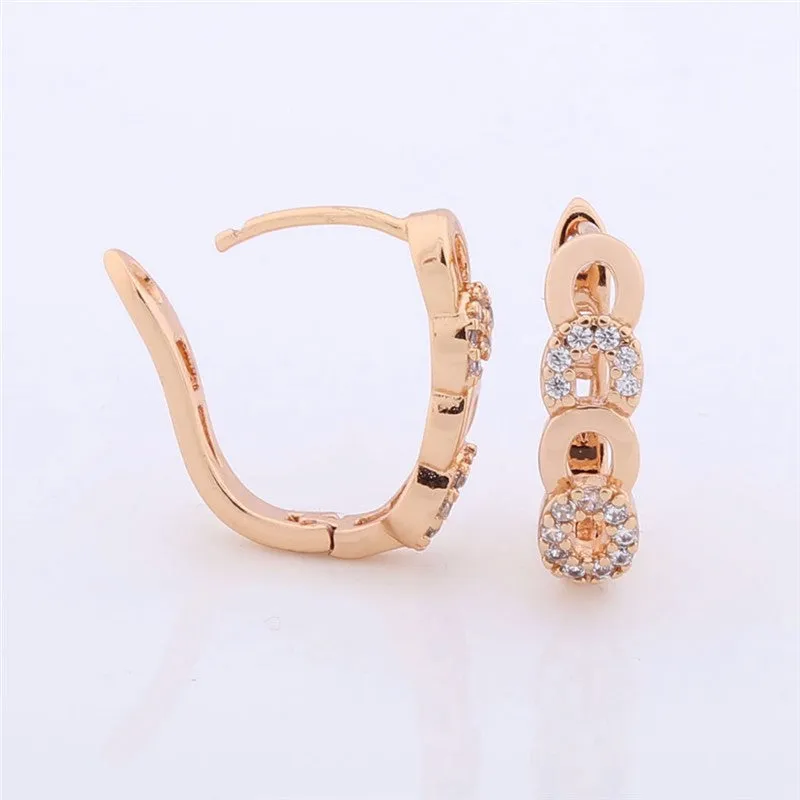 New Style Ladies Huggie Earrings Fashion Desirable Round Brilliant White Topaz Earing Chic Woman Hoop Earrings