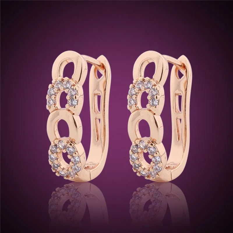 New Style Ladies Huggie Earrings Fashion Desirable Round Brilliant White Topaz Earing Chic Woman Hoop Earrings