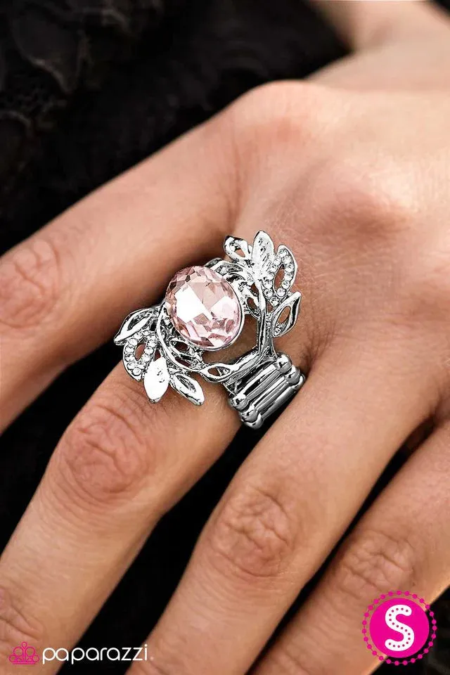 Paparazzi Ring ~ Glamor Garden - Pink