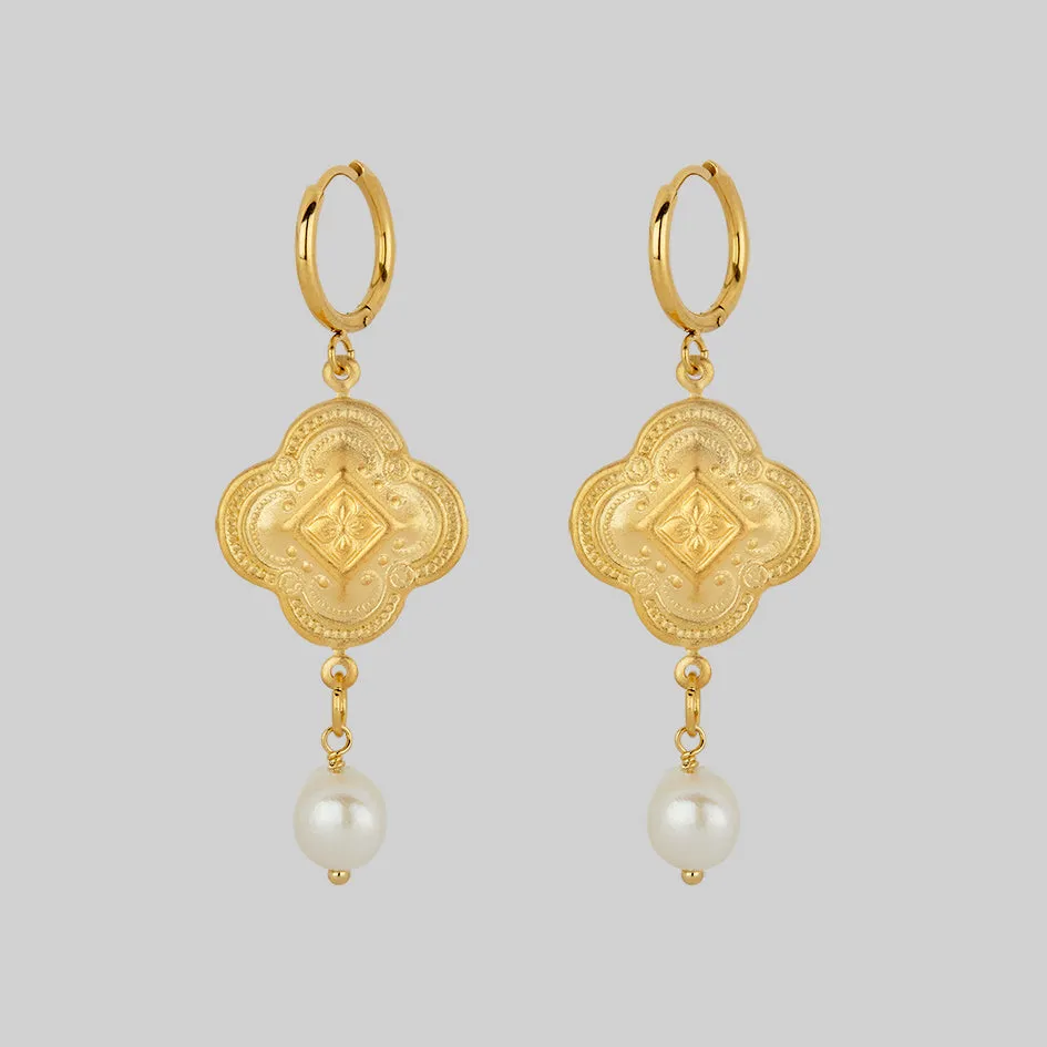 REALM. Quatrefoil Pearl Hoop Earrings - Gold